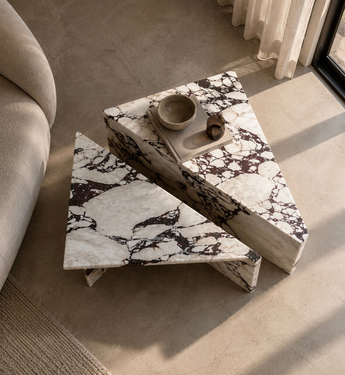 Burgundy marble Coffee table