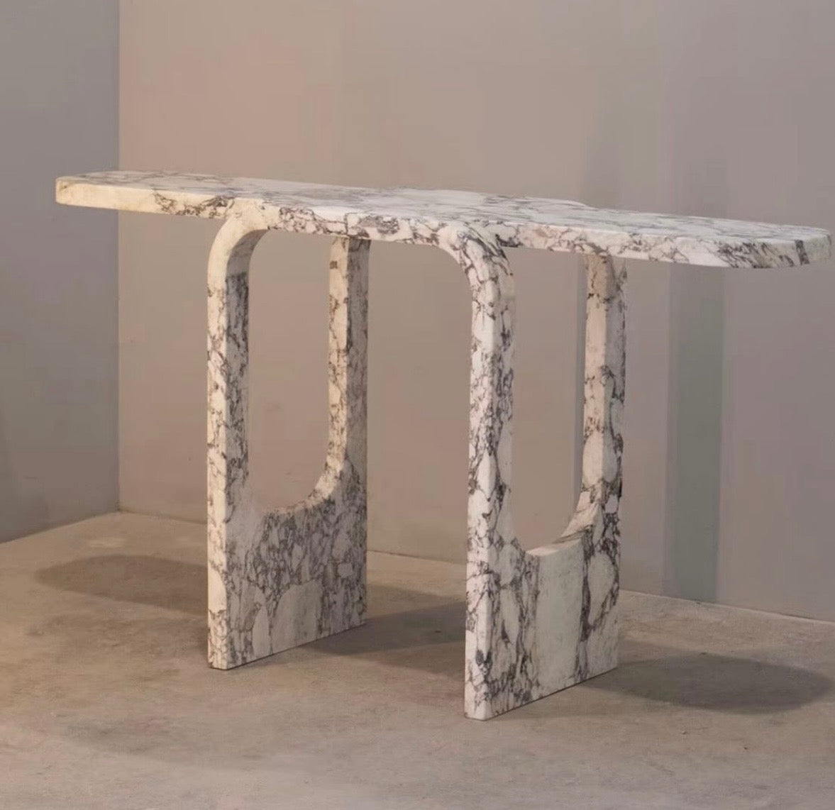 Viola Tiffany console table