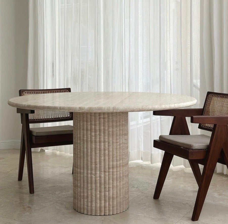 Travertine Soirée dinning table