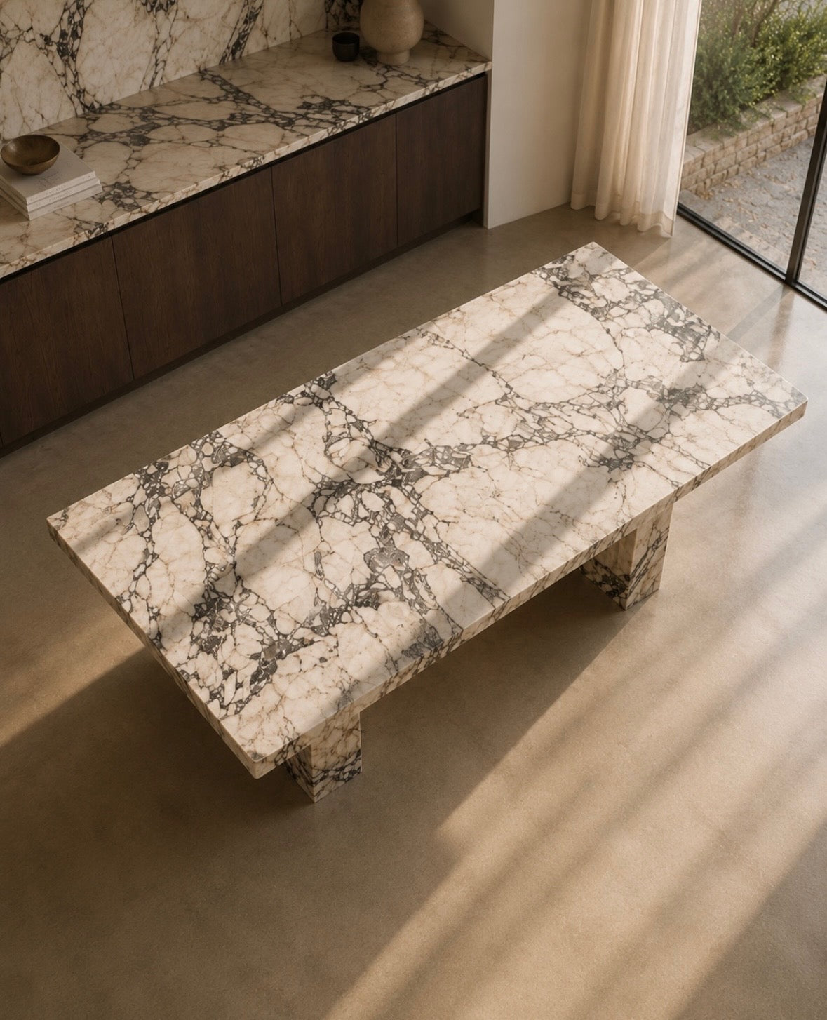 Victoria dinning table